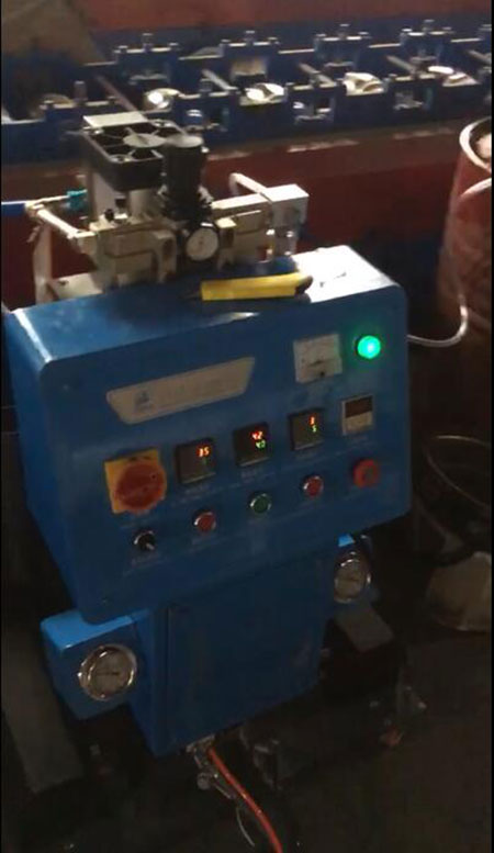 Q2600D型卷簾門填充澆注聚氨酯噴涂機